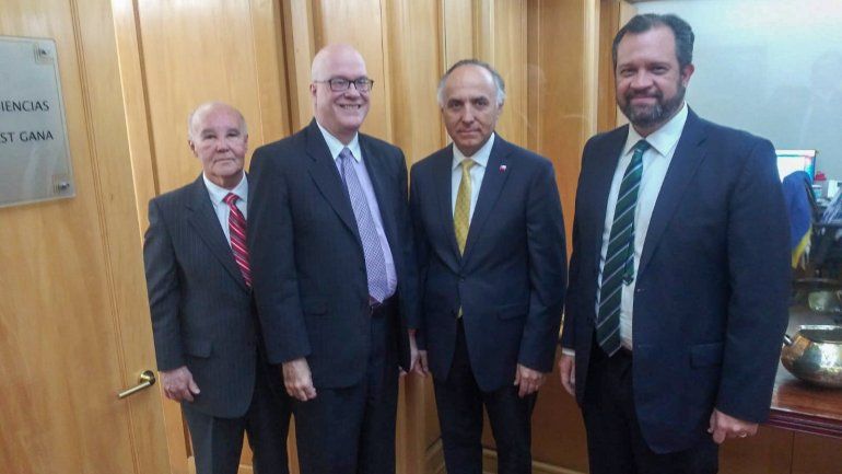 El canciller chileno, Teodoro Ribera Neumann, recibi&oacute; en su despacho a una delegaci&oacute;n de la Comisi&oacute;n Justicia Cuba