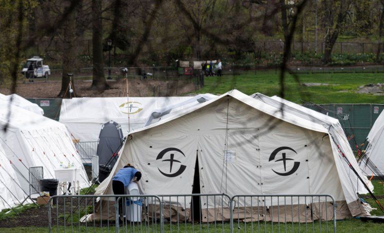 El hospital de campa&ntilde;a en Central Park en Nueva York, es parte de los cambios en medio de la cuarentena en Nueva York. Foto del 16 de abril de 2020 en la ciudad de Nueva York. 