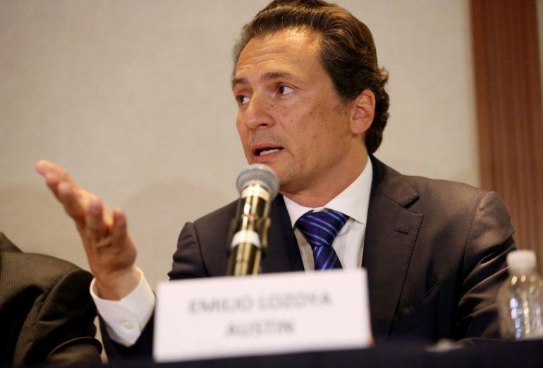 En esta fotograf&iacute;a de archivo del 17 de agosto de 2017, Emilio Lozoya, exjefe de la petrolera estatal mexicana Pemex, da una conferencia de prensa en la Ciudad de M&eacute;xico. 