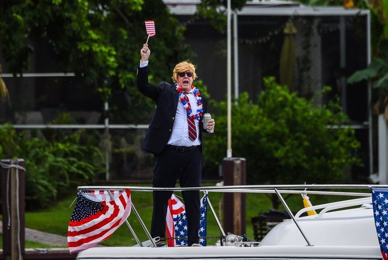 As fue la caravana de botes por Trump en Ford Lauderdale