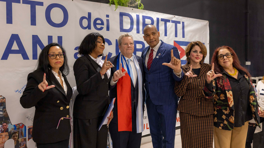 Hammer y miembros del comité organizador de disidentes cubanos en Roma. Hammer y miembros del comité organizador de disidentes cubanos en Roma.