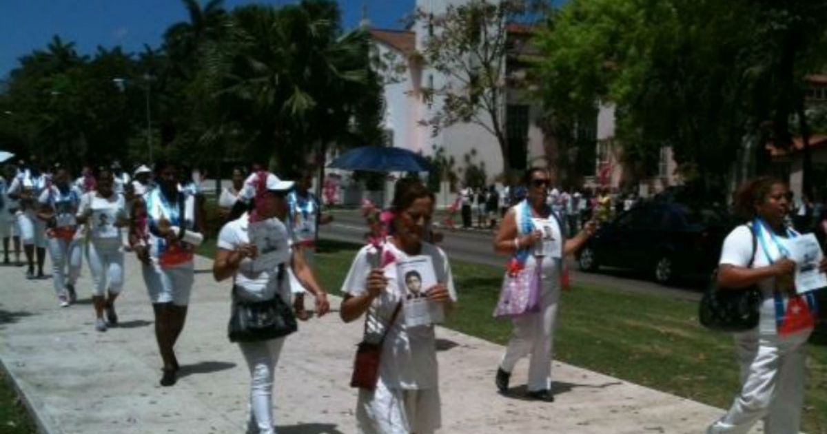 Arrestan A Un Grupo De Damas De Blanco En La Habana