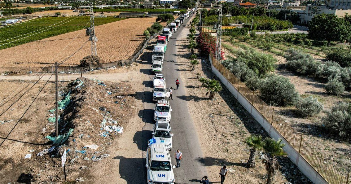 Segundo Convoy De Camiones Entra Con Ayuda Humanitaria Y Combustible