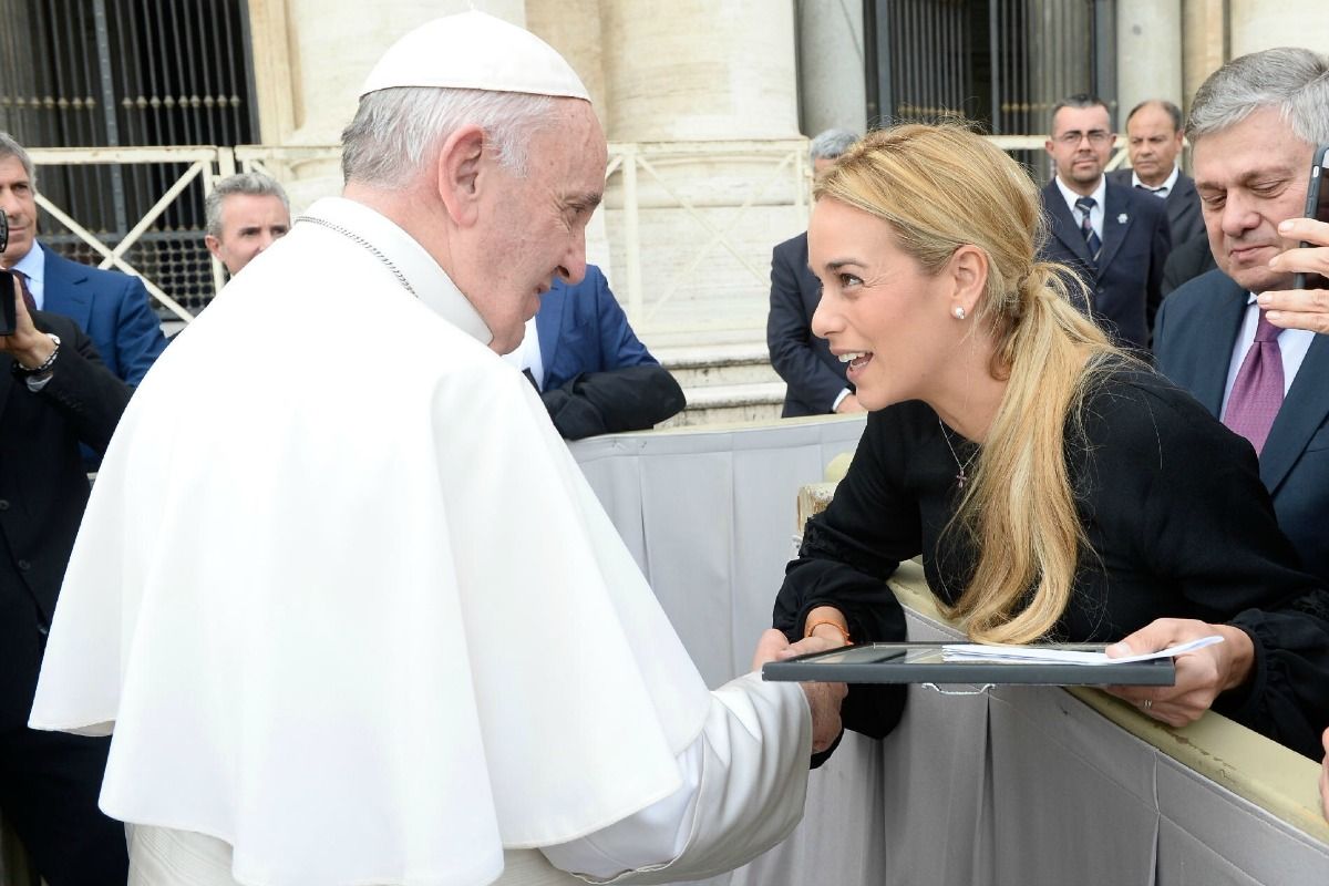 Papa Francisco tuvo un encuentro con Lilian Tintori y 