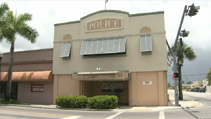 Hallan fetos refrigerados en estación de policía de Homestead