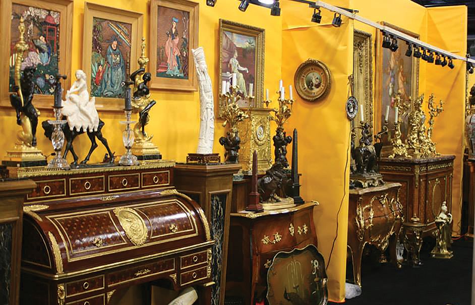 Conozca el arte de exhibir y comprar objetos antiguos | Escena