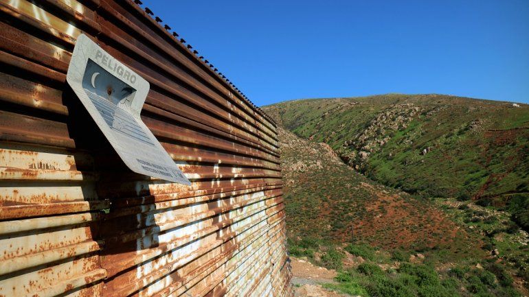 Si no puedo brincar el muro pasaré por debajo