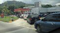 Largas colas de carros en las estaciones de servicios de Caracas. Largas colas de carros en las estaciones de servicios de Caracas.
