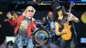El vocalista, Axl Rose y el guitarrista, Slash, de la banda de rock estadounidense Guns N Roses. El vocalista, Axl Rose y el guitarrista, Slash, de la banda de rock estadounidense Guns N Roses.