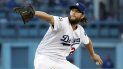 Kershaw sólo permitió tres hits y ponchó a nueve. Kershaw sólo permitió tres hits y ponchó a nueve.