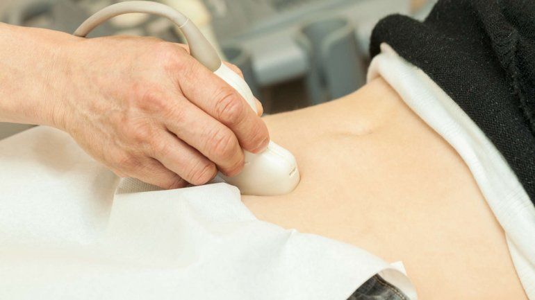 gases y micción frecuente con dolor de espalda