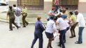 Trece agentes del régimen detienen a tres Damas de Blanco en La Habana este 28 de enero de 2018. Trece agentes del régimen detienen a tres Damas de Blanco en La Habana este 28 de enero de 2018.