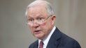 El fiscal general de Estados Unidos, Jeff Sessions, ordenó hoy destinar a fiscales y jueces para que asuman con rapidez los casos de los indocumentados que lleguen al país con la caravana migratoria. El fiscal general de Estados Unidos, Jeff Sessions, ordenó hoy destinar a fiscales y jueces para que asuman con rapidez los casos de los indocumentados que lleguen al país con la caravana migratoria.