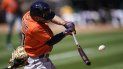 Altuve conectó de vuelta entera contra, en solitario, contra el abridor J.A. Happ. Altuve conectó de vuelta entera contra, en solitario, contra el abridor J.A. Happ.