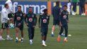 El entrenamiento no permitió esclarecer el real estado en que se encuentra Neymar tras la cirugía que lo tuvo casi tres meses alejado de las canchas. El entrenamiento no permitió esclarecer el real estado en que se encuentra Neymar tras la cirugía que lo tuvo casi tres meses alejado de las canchas.