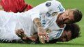 La lesión de Salah tras una agresión de Sergio Ramos causó furor en las redes sociales. La lesión de Salah tras una agresión de Sergio Ramos causó furor en las redes sociales.