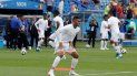 El centrocampista panameño Bárcenas calienta antes del partido Bélgica-Panamá. El centrocampista panameño Bárcenas calienta antes del partido Bélgica-Panamá.