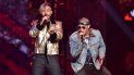 Los reguetoneros J Balvin y Bad Bunny durante su actuación a dúo en los Latin Billboard 2017. Los reguetoneros J Balvin y Bad Bunny durante su actuación a dúo en los Latin Billboard 2017.