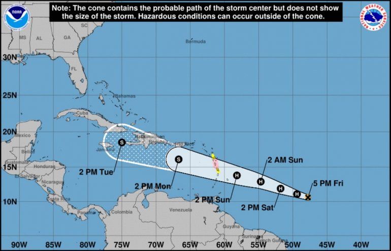 Mapa de posible trayectoria del huracán Beryl rumbo a las Antillas Menores.