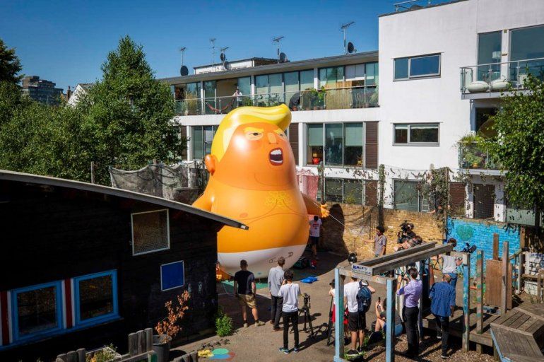 La Polic&iacute;a de Escocia prohibi&oacute; el vuelo del "beb&eacute; Trump" sobre el complejo de lujo donde se alojar&aacute; el Presidente durante su visita oficial a Reino Unido.