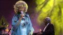 La inolvidable Celia Cruz, junto a su esposo, Pedro Knight, su cabecita de algodón, durante un concierto en España, en 2002, un año antes de su muerte. La inolvidable Celia Cruz, junto a su esposo, Pedro Knight, su cabecita de algodón, durante un concierto en España, en 2002, un año antes de su muerte.