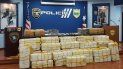 El cargamento de 1.410 bloques de cocaína está valorado en el mercado negro en cerca de 27 millones de dólares. El cargamento de 1.410 bloques de cocaína está valorado en el mercado negro en cerca de 27 millones de dólares.