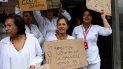 En Venezuela solamente 24 hospitales se mantienen atendiendo, del total de 300, y en ellos se trabaja con un 8 y un 10 por ciento de insumos médicos En Venezuela solamente 24 hospitales se mantienen atendiendo, del total de 300, y en ellos se trabaja con un 8 y un 10 por ciento de insumos médicos