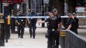 El suceso tuvo lugar sobre las 07.37 hora local (06.37 GMT), cuando un automóvil Ford Fiesta plateado atropelló a varias personas, según un comunicado divulgado por Scotland Yard El suceso tuvo lugar sobre las 07.37 hora local (06.37 GMT), cuando un automóvil Ford Fiesta plateado atropelló a varias personas, según un comunicado divulgado por Scotland Yard