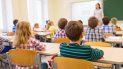 Miles de estudiantes acuden a clases. Miles de estudiantes acuden a clases.