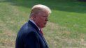 El presidente Donald Trump se prepara para subir al avión presidencial en la Casa Blanca, Washington D.C. El presidente Donald Trump se prepara para subir al avión presidencial en la Casa Blanca, Washington D.C.