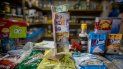Fotografía del nuevo cono monetario venezolano en una tienda de Caracas. Fotografía del nuevo cono monetario venezolano en una tienda de Caracas.