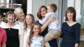 Estuvo acompañada de sus hijos y sus amigos. Estuvo acompañada de sus hijos y sus amigos.