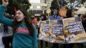 Mujeres a favor de la legalización del aborto. Mujeres a favor de la legalización del aborto.