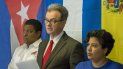 El presidente del Movimiento Democracia, Ramón Saúl Sánchez (centro), durante una reunión con opositores venezolanos y nicaragüenses. El presidente del Movimiento Democracia, Ramón Saúl Sánchez (centro), durante una reunión con opositores venezolanos y nicaragüenses.