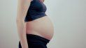 Una alta ingesta de gluten de las madres durante el embarazo se asocia con un mayor riesgo de que su hijo desarrolle diabetes tipo 1, sugiere un estudio publicado por The BMJ. Una alta ingesta de gluten de las madres durante el embarazo se asocia con un mayor riesgo de que su hijo desarrolle diabetes tipo 1, sugiere un estudio publicado por The BMJ.