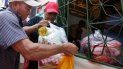 El colapso de la economía se ha visto, además, potenciado por la marcada caída de la producción en la industria petrolera de Venezuela, de donde el país saca el 96 % de sus ingresos. El colapso de la economía se ha visto, además, potenciado por la marcada caída de la producción en la industria petrolera de Venezuela, de donde el país saca el 96 % de sus ingresos.