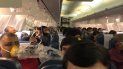 Ante la pérdida de presión en la cabina de un vuelo de Jet Airways de Bombay a Jaipur saltaron las máscaras de oxígeno. Ante la pérdida de presión en la cabina de un vuelo de Jet Airways de Bombay a Jaipur saltaron las máscaras de oxígeno.