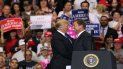 El presidente de EEUU Donald Trump y el senador Dean Heller participan en el mitin Make America Great Again en Las Vegas. El presidente de EEUU Donald Trump y el senador Dean Heller participan en el mitin Make America Great Again en Las Vegas.