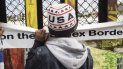 Amnistía Internacional denuncia también que desde 2017, las autoridades aplican una política de detención obligatoria e indefinida de solicitantes de asilo. Amnistía Internacional denuncia también que desde 2017, las autoridades aplican una política de detención obligatoria e indefinida de solicitantes de asilo.