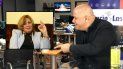 Juan Juan Almeida reproduce las denuncias contra María Isabel Martínez Martín, la jefa de la misión médica cubana en Ecuador. Juan Juan Almeida reproduce las denuncias contra María Isabel Martínez Martín, la jefa de la misión médica cubana en Ecuador.