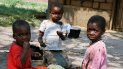 El hambre amenaza a unos 15 millones de personas en la República Democrática del Congo (RDC), casi el 20% de su población, a causa de la violencia que impera en una decena de provincias del noroeste, donde varios grupos armados se mantienen en conflicto. El hambre amenaza a unos 15 millones de personas en la República Democrática del Congo (RDC), casi el 20% de su población, a causa de la violencia que impera en una decena de provincias del noroeste, donde varios grupos armados se mantienen en conflicto.