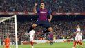 En la jugada siguiente, Luis Suárez forzaría un penalti de Vaclik que el mismo se encargaría de transformar en el 3-0, para acabar con su sequía personal y dejar prácticamente sentenciado el partido. En la jugada siguiente, Luis Suárez forzaría un penalti de Vaclik que el mismo se encargaría de transformar en el 3-0, para acabar con su sequía personal y dejar prácticamente sentenciado el partido.