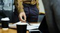 Un gran empleado no solo seguirá las instrucciones que le den, sino que también agregará valor al impulsar el proyecto. Un gran empleado no solo seguirá las instrucciones que le den, sino que también agregará valor al impulsar el proyecto.