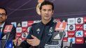 Solari, técnico interino tras la destitución de Julen Lopetegui, venció los cuatro partidos que dirigió antes de ser confirmado a todos los efectos como técnico del primer equipo. Solari, técnico interino tras la destitución de Julen Lopetegui, venció los cuatro partidos que dirigió antes de ser confirmado a todos los efectos como técnico del primer equipo.
