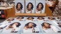 Obama, de 54 años, había publicado ya otros libros, entre ellos uno en 2009 sobre cómo manejaba su rol como primera dama (In Her Own Words) y otro en 2012 sobre la alimentación saludable. Obama, de 54 años, había publicado ya otros libros, entre ellos uno en 2009 sobre cómo manejaba su rol como primera dama (In Her Own Words) y otro en 2012 sobre la alimentación saludable.
