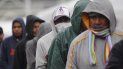 El invierno llegó hoy repentinamente a Ciudad de México, donde la incesante lluvia y las bajas temperaturas impactaron de lleno contra la segunda caravana de migrantes centroamericanos. El invierno llegó hoy repentinamente a Ciudad de México, donde la incesante lluvia y las bajas temperaturas impactaron de lleno contra la segunda caravana de migrantes centroamericanos.