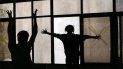 Dos bailarines cubanos ensayan en un estudio en La Habana. Dos bailarines cubanos ensayan en un estudio en La Habana.