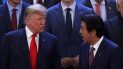 El presidente Donald Trump (izq.), conversa con el primer ministro de Japón, Shinzo Abe durante la fotografía de familia de la Cumbre del G20 que se celebra en Buenos Aires. El presidente Donald Trump (izq.), conversa con el primer ministro de Japón, Shinzo Abe durante la fotografía de familia de la Cumbre del G20 que se celebra en Buenos Aires.