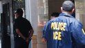 Un agente de la oficina de inmigración y aduanas (ICE). Un agente de la oficina de inmigración y aduanas (ICE).