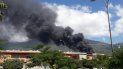 El incendio se produjo cuando accidentalmente se cayó una válvula que estaba siendo sustituida en una tubería de una instalación de PDVSA en Guatire, a unos 40 kilómetros de Caracas El incendio se produjo cuando accidentalmente se cayó una válvula que estaba siendo sustituida en una tubería de una instalación de PDVSA en Guatire, a unos 40 kilómetros de Caracas